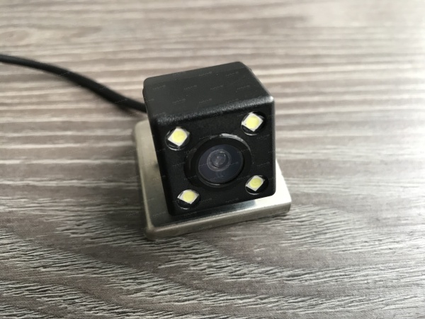 Камера заднего вида в плафон подсветки номера для Lada Vesta