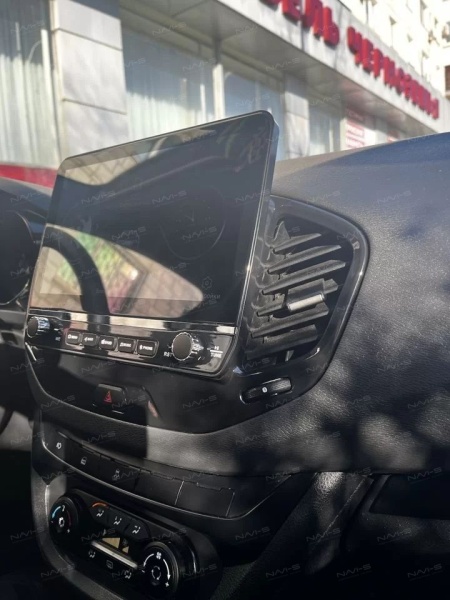 Магнитола Xy Auto 9211AH 1/16 для Lada Vesta (2015-2023)